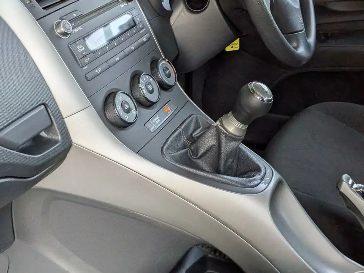 2008-toyota-auris-14-t2-5d-big-34