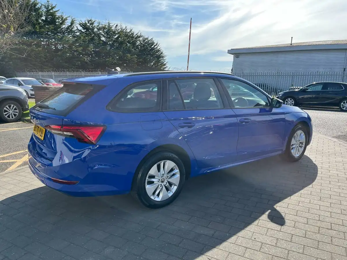 2020-skoda-octavia-10-tsi-se-technology-109ps-estate-big-10