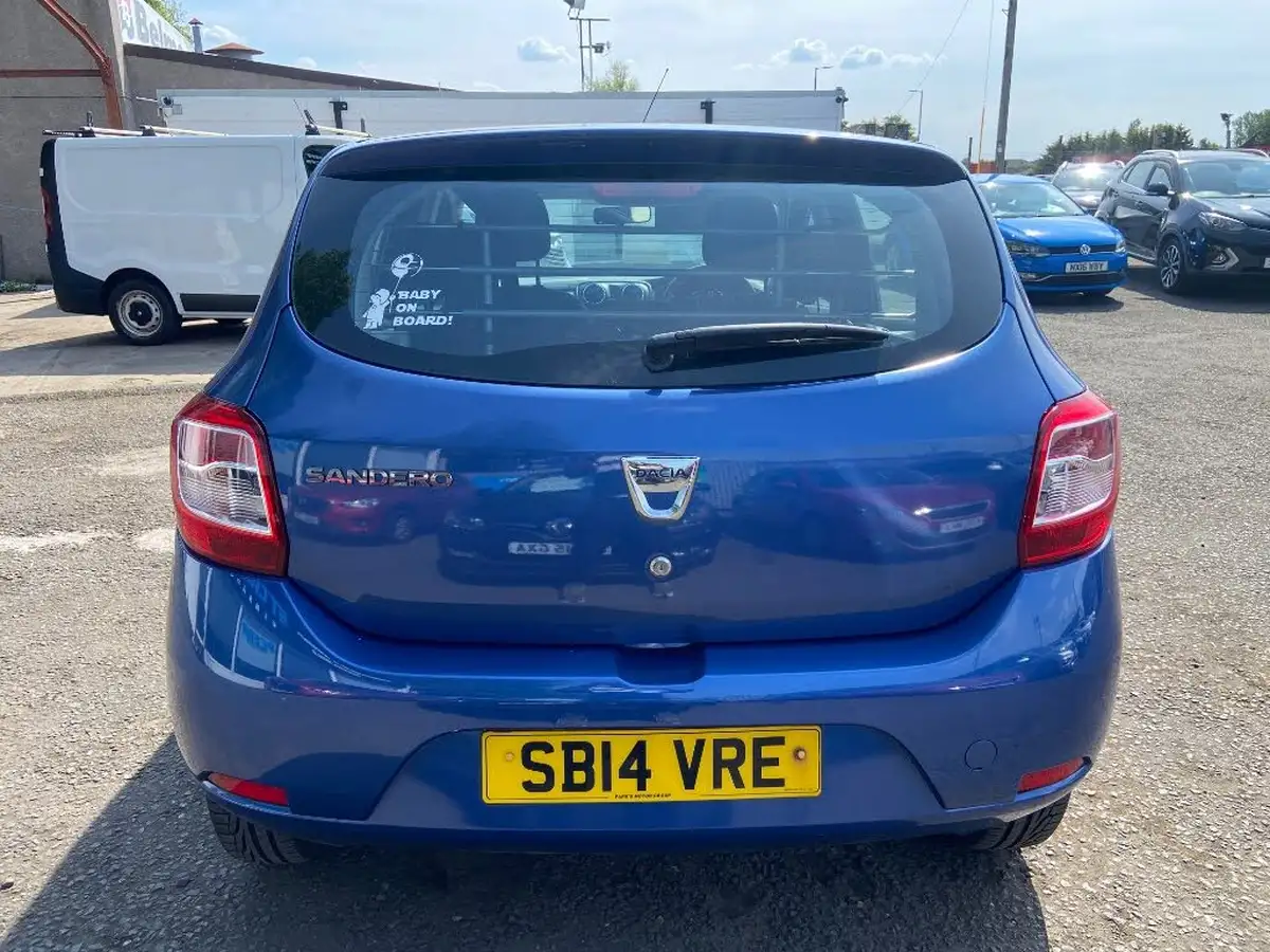 2014-dacia-sandero-12-ambiance-big-2