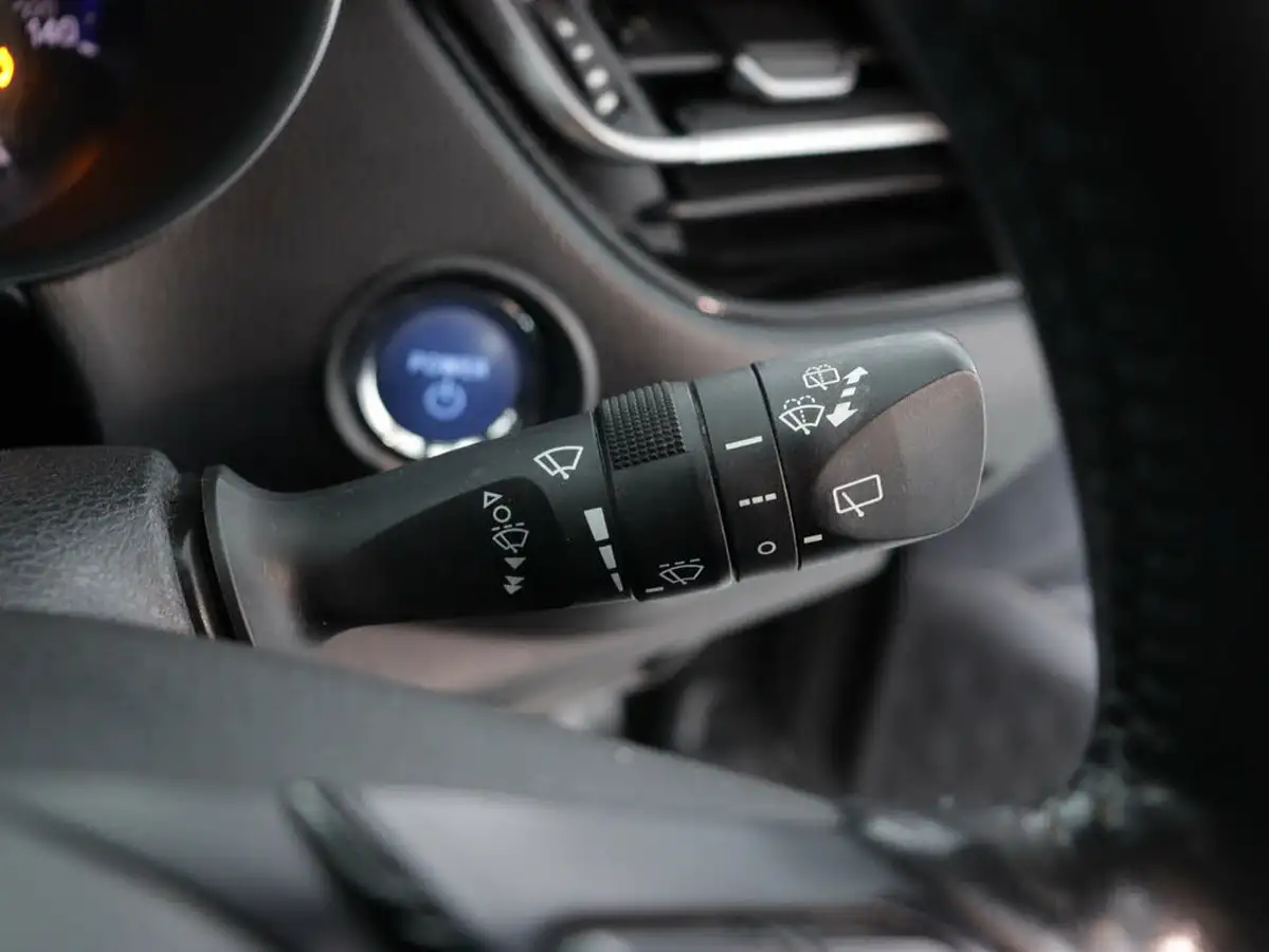 2022-toyota-c-hr-18-vvt-i-icon-big-27