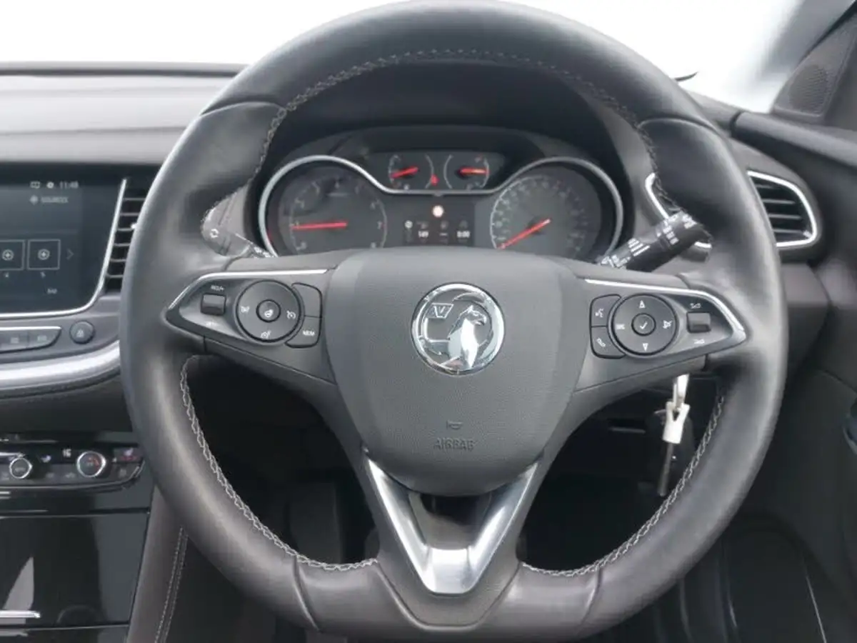 2020-vauxhall-grandland-x-12-elite-nav-big-2