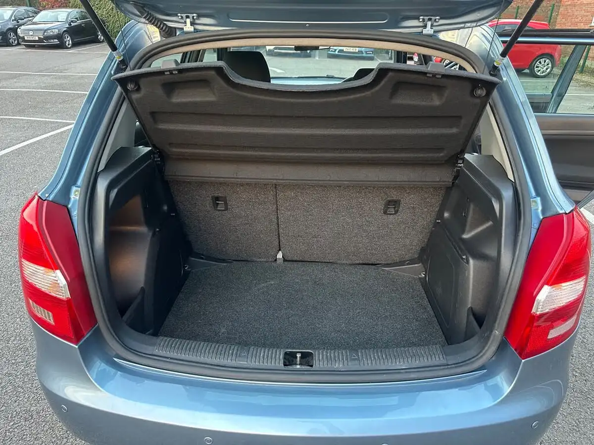 2011-skoda-fabia-12-se-105bhp-hatchback-1197cc-dsg-big-15
