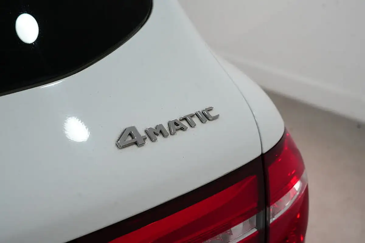 2019-mercedes-benz-glc-class-20-glc250-amg-night-edition-ss-big-15