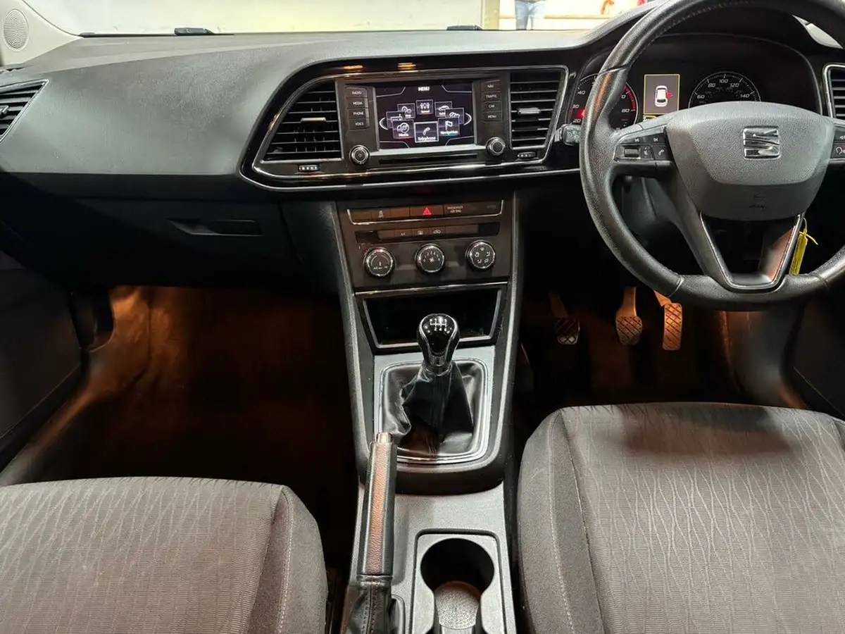 2015-seat-leon-14-se-tech-pack-hatchback-5d-1395cc-big-40