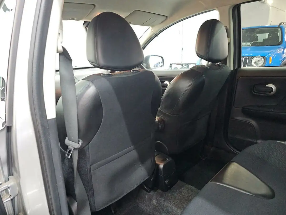 2012-nissan-note-14-n-tec-big-22