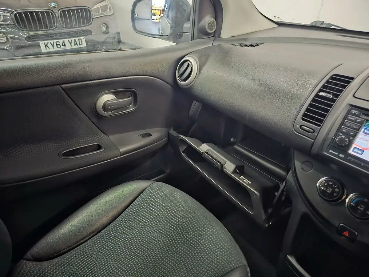 2012-nissan-note-14-n-tec-big-74