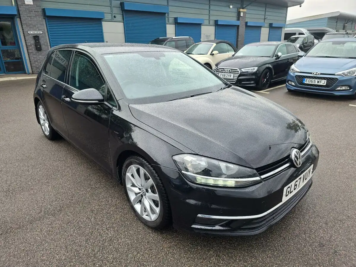 2017-volkswagen-golf-15-tsi-gt-130ps-hatchback-5d-dsg-big-9