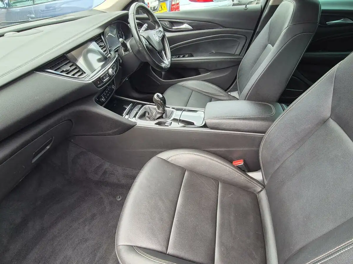 2018-vauxhall-insignia-grand-sport-16td-elite-nav-109ps-ecotec-big-10