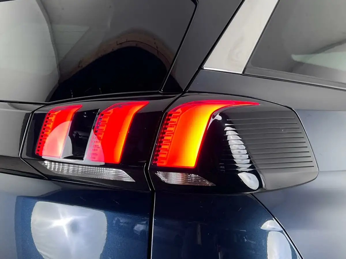 2019-peugeot-5008-suv-12-puretech-allure-eat8-big-7