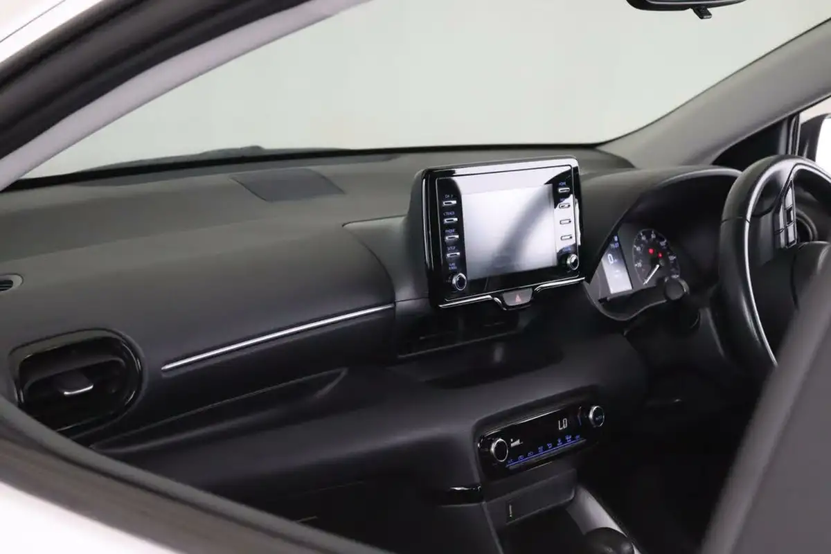 2022-toyota-yaris-15-vvt-i-icon-big-9