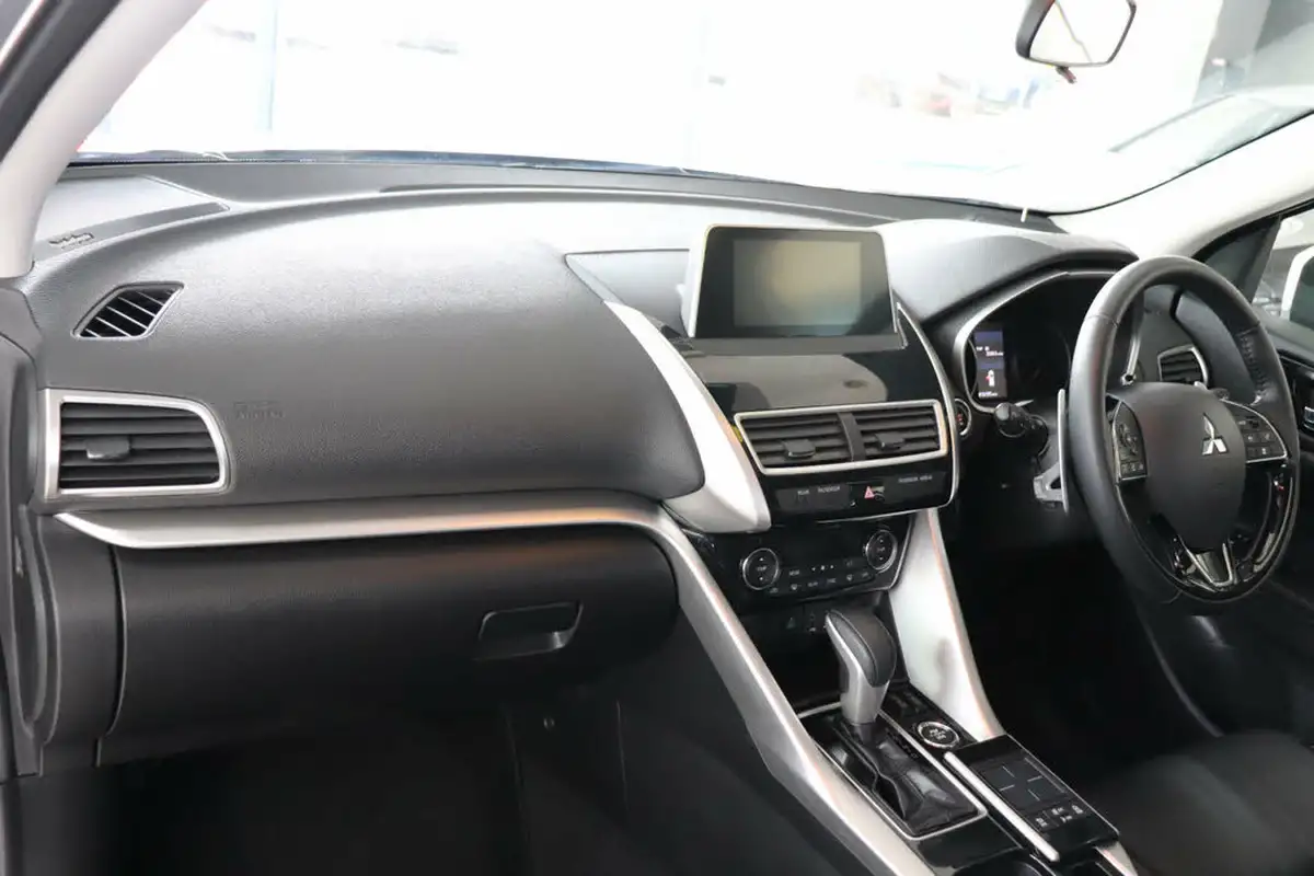2018-mitsubishi-eclipse-cross-15-4-auto-big-44
