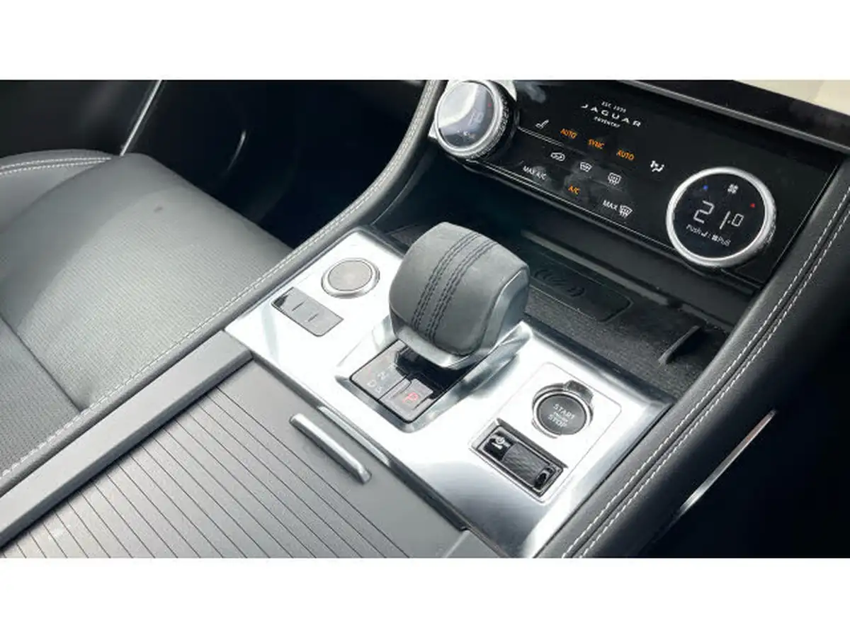 2024-jaguar-f-pace-20-d200-r-dynamic-hse-black-big-12