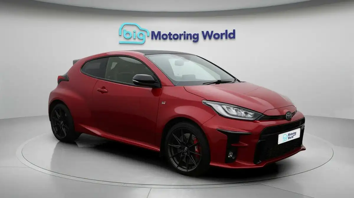 2022-toyota-yaris-16-gr-circuit-pack-big-1