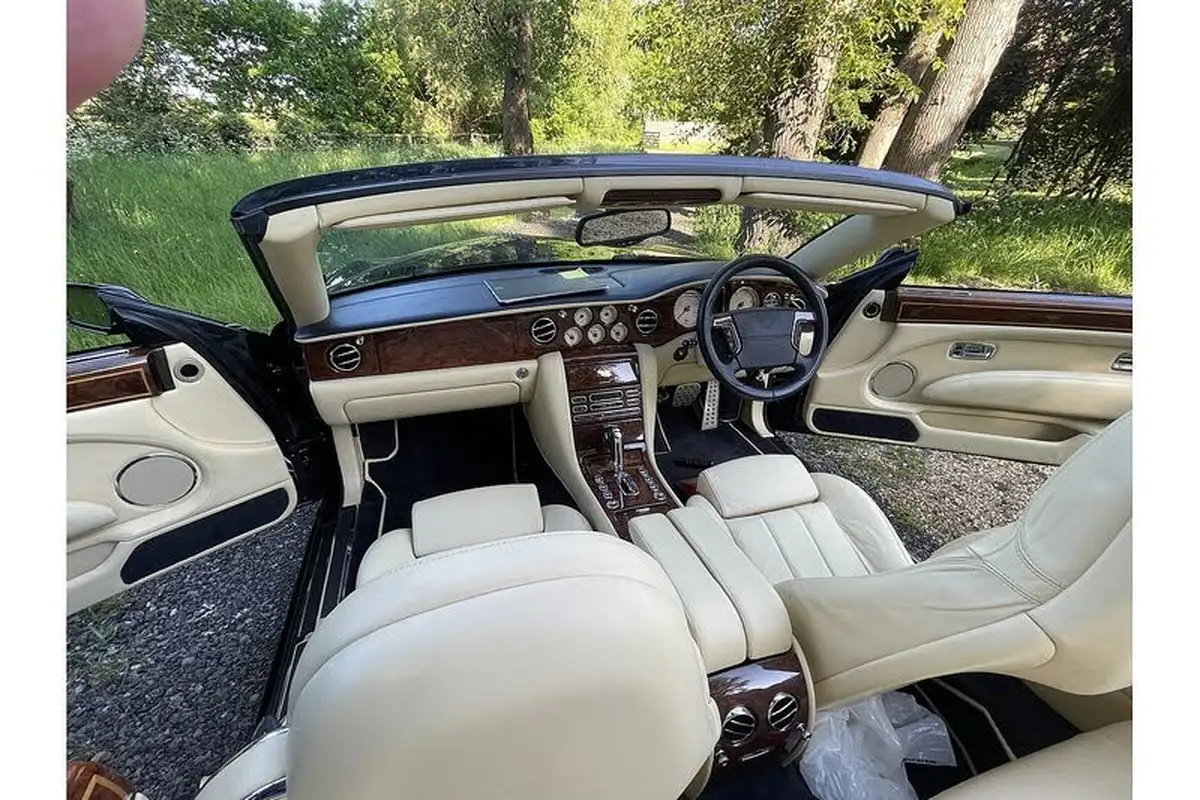 2006-bentley-azure-68-big-78