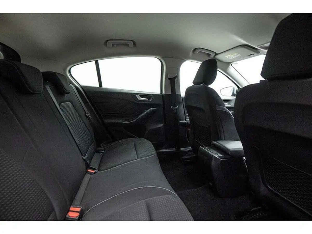 2019-ford-focus-10t-zetec-125ps-ss-hatchback-auto-big-37