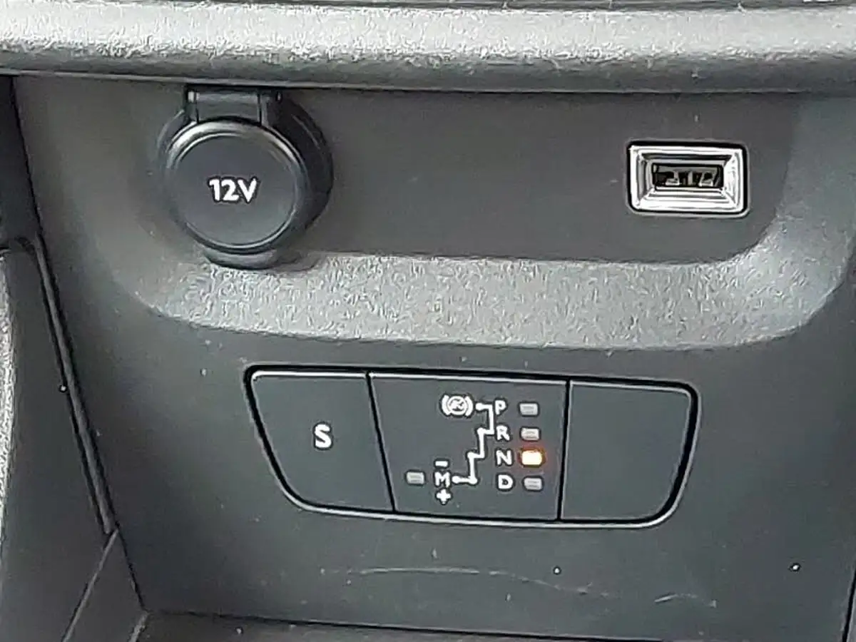 2024-citroen-c3-12-puretech-plus-110ps-eat6-big-15