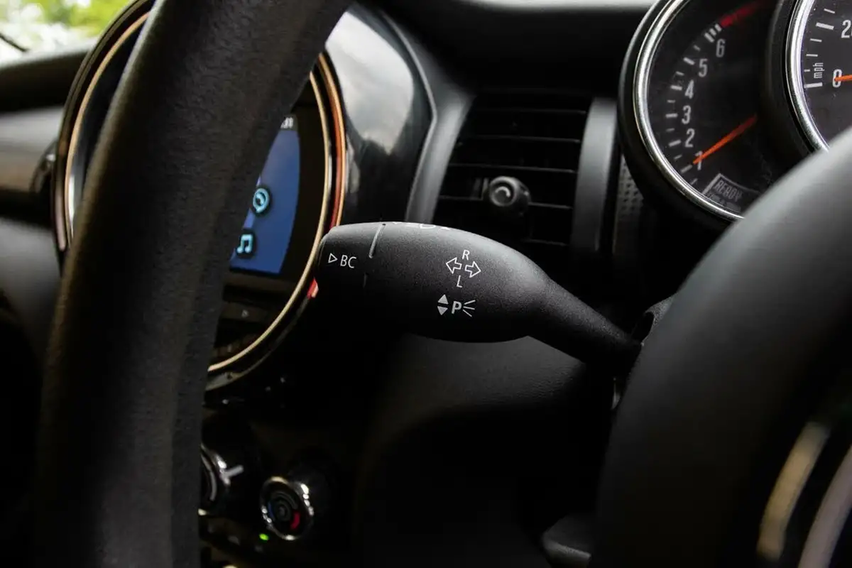 2020-mini-countryman-15-cooper-classic-auto-big-16
