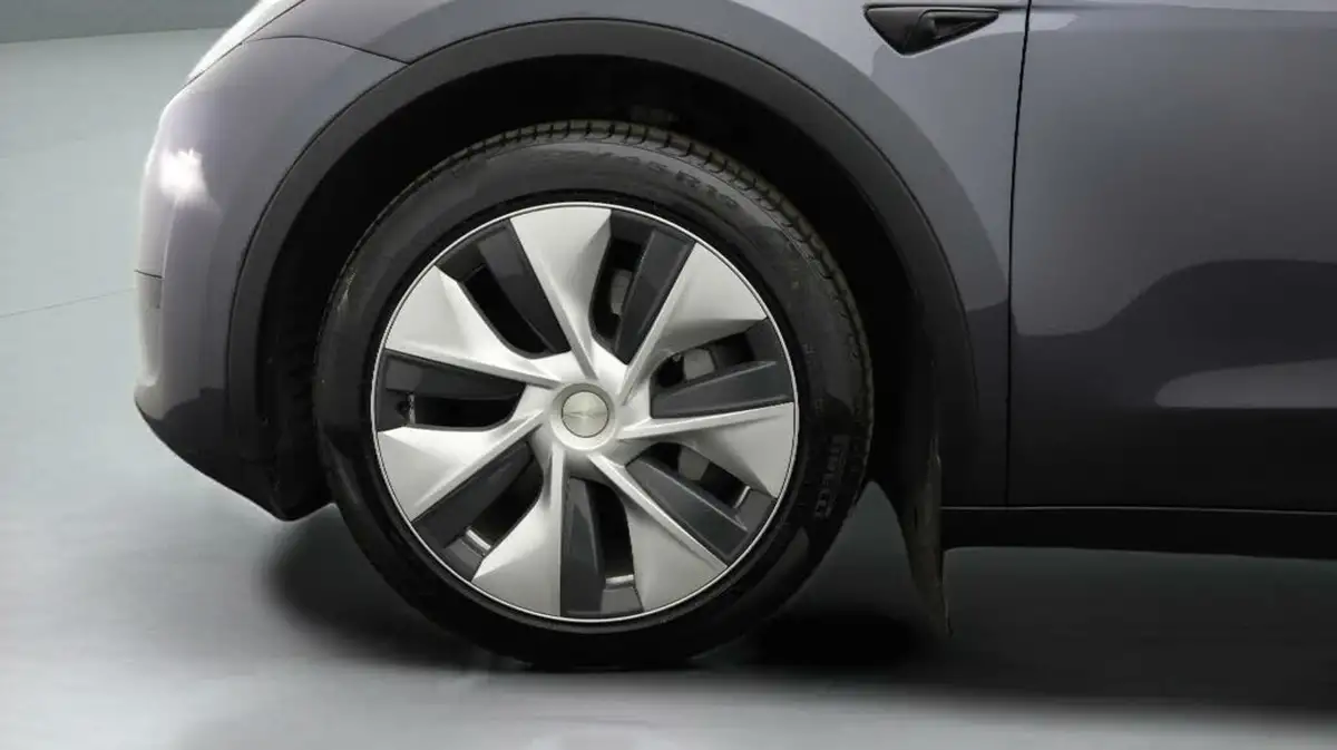 2022-tesla-model-y-e-long-range-big-17