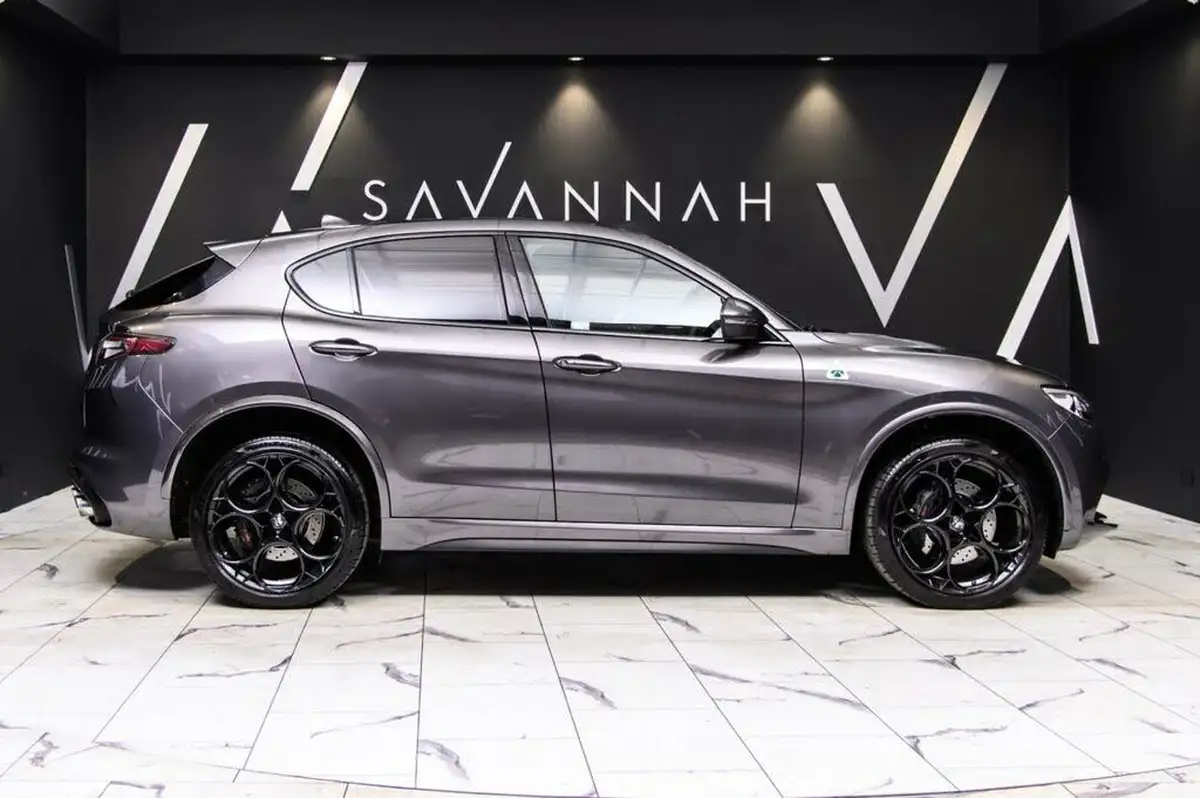 2021-alfa-romeo-stelvio-29-biturbo-quadrifoglio-big-16