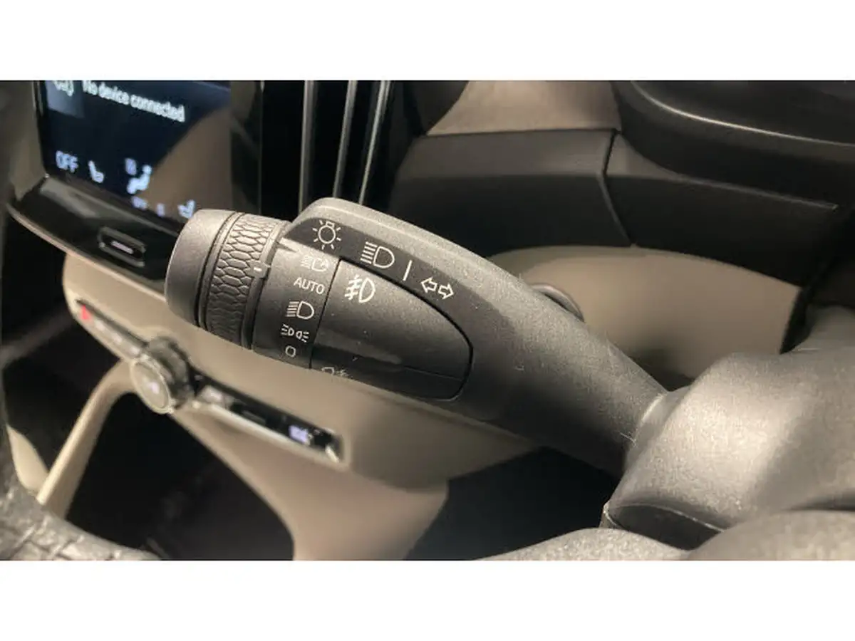 2021-volvo-xc40-15-t3-inscription-pro-161bhp-auto-big-32