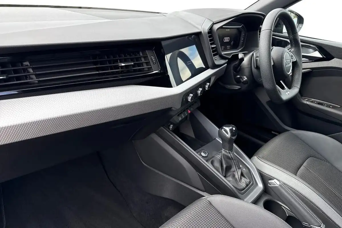2025-audi-a1-15-35-tfsi-black-edition-big-13