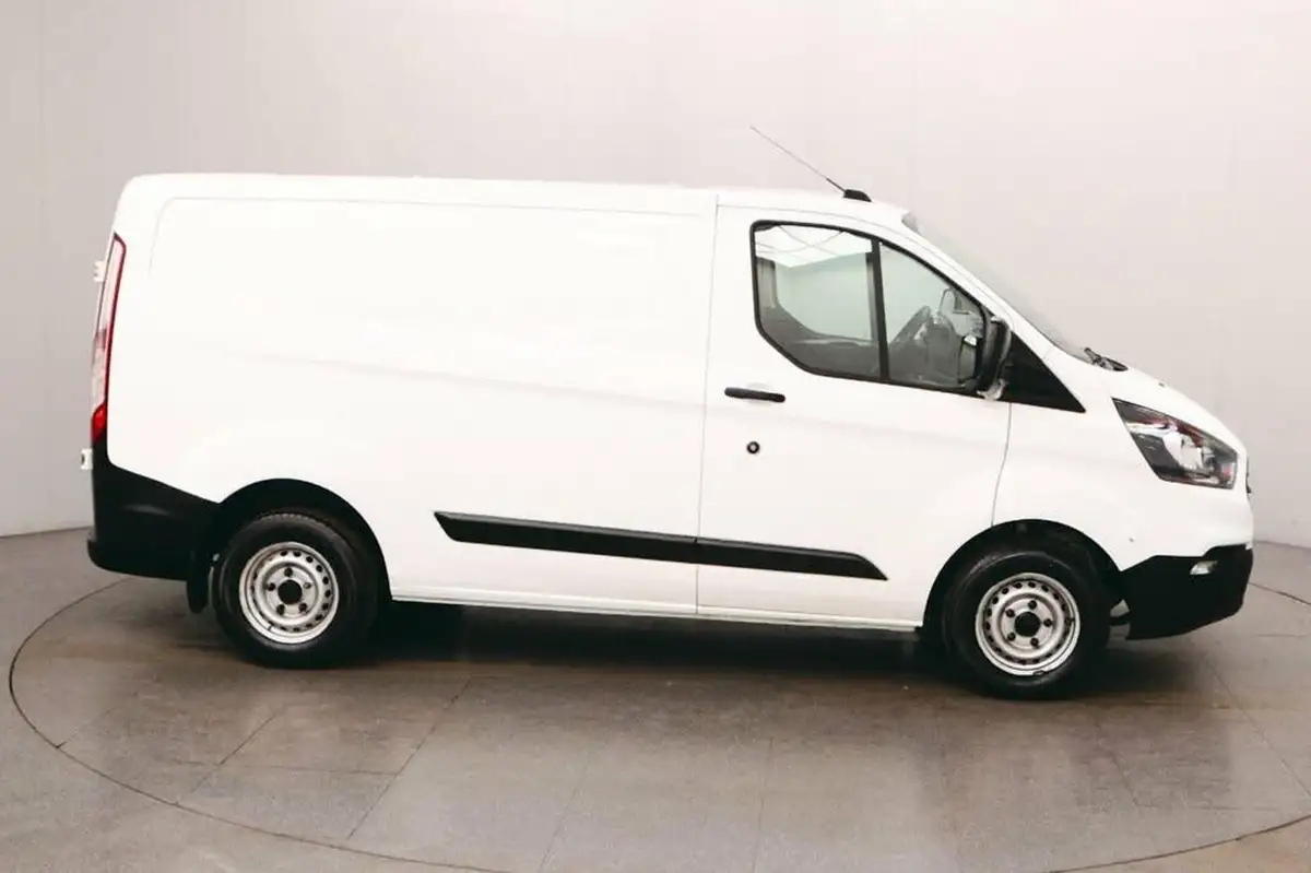 2020-ford-transit-custom-20tdci-280-l1h1-leader-105pseu6dt-panel-van-big-8