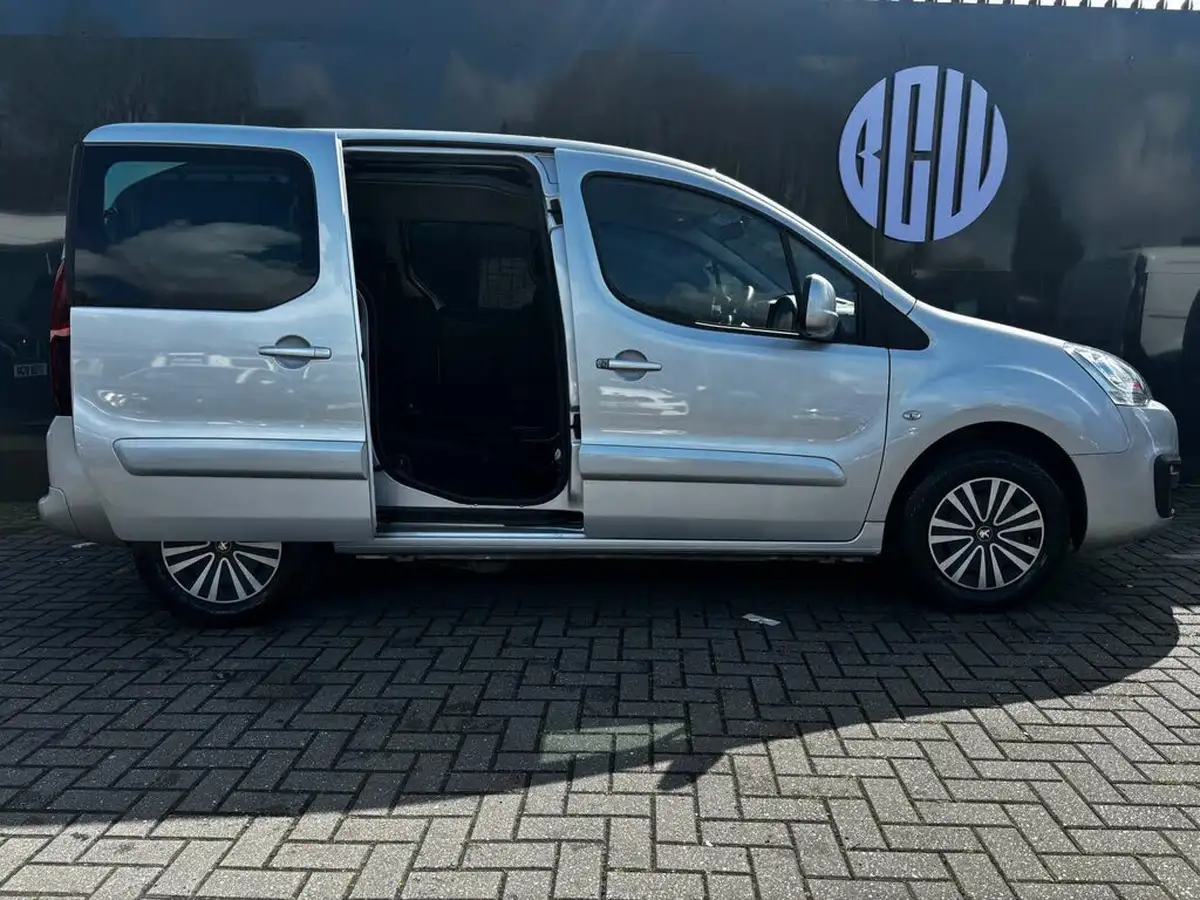 2019-peugeot-partner-big-11