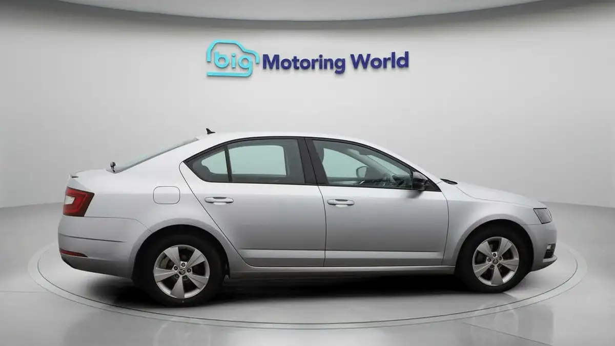 2019-skoda-octavia-15-tsi-se-technology-act-hatchback-big-8