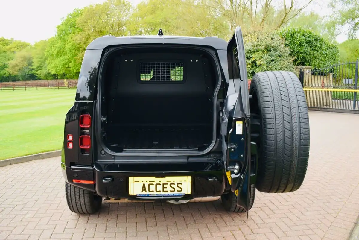 2024-land-rover-90-defender-30-d350-hard-top-x-dynamic-hse-90-big-3