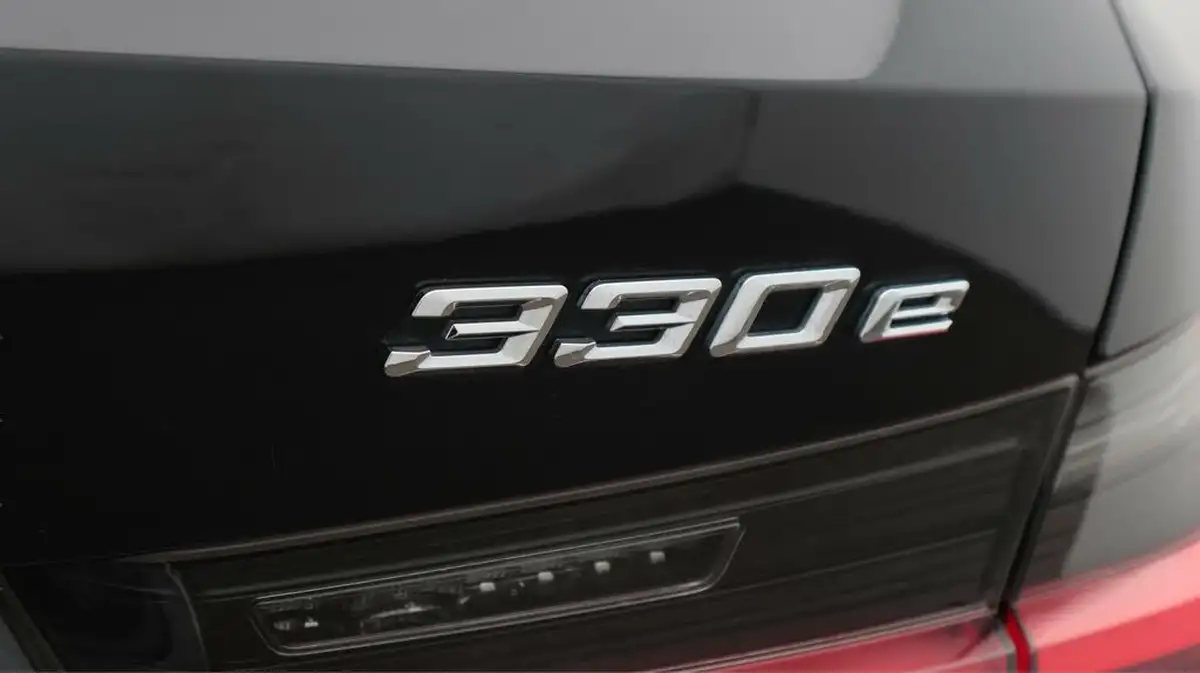 2022-bmw-3-series-20-330e-m-sport-touring-5d-big-21