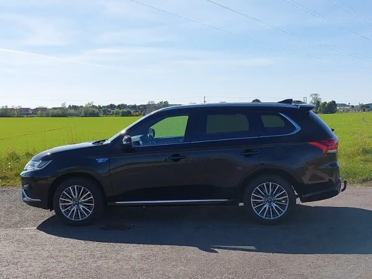 2020-mitsubishi-outlander-24-dynamic-phev-big-3