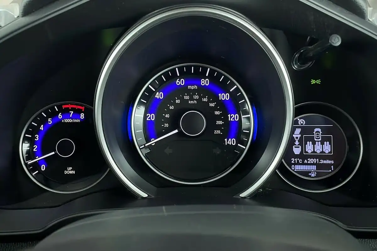 2018-honda-jazz-13-i-vtec-se-navi-big-12