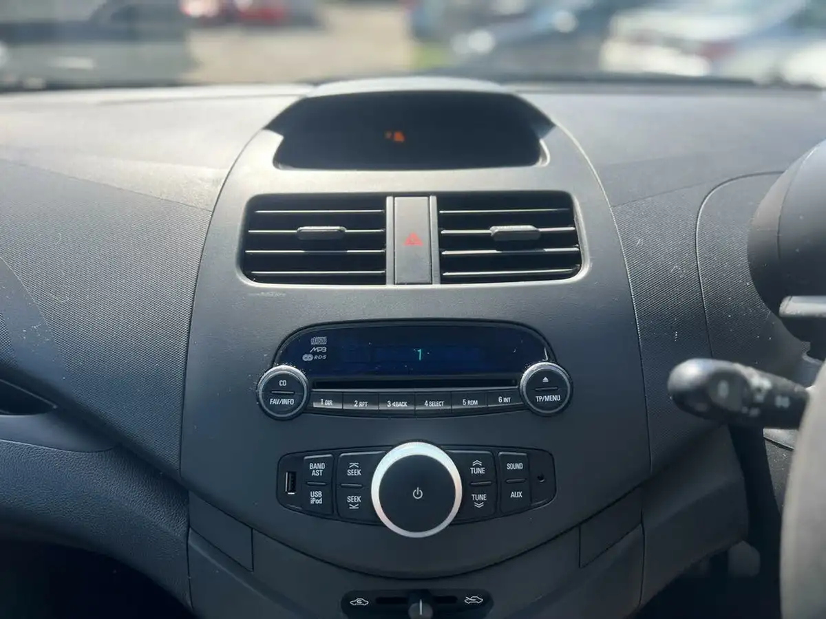 2011-chevrolet-spark-10-big-21
