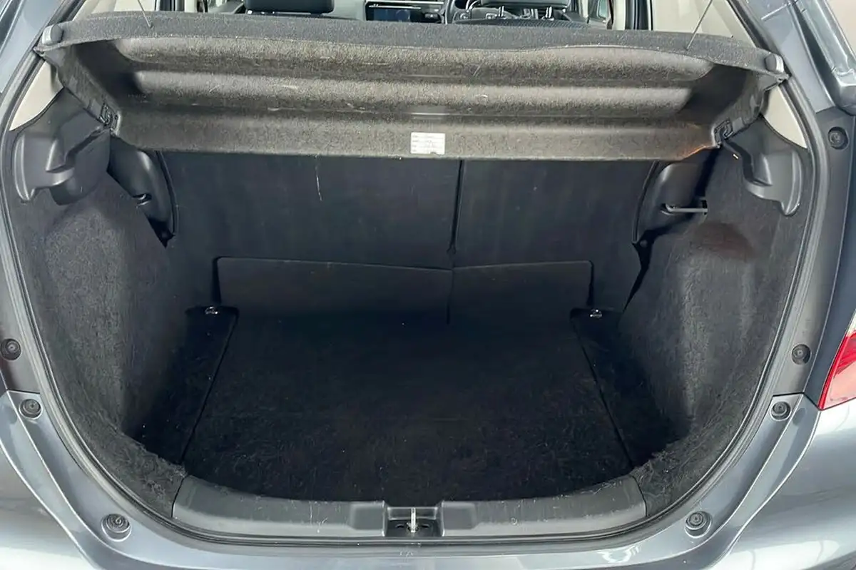 2018-honda-jazz-13-i-vtec-se-navi-big-16