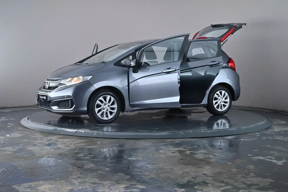 2018-honda-jazz-13-i-vtec-se-navi-big-40