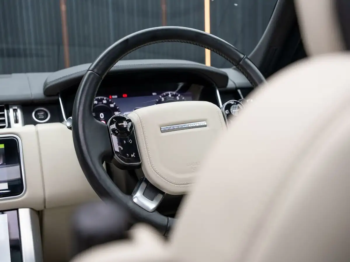 2021-land-rover-range-rover-30-p400-vogue-se-big-30