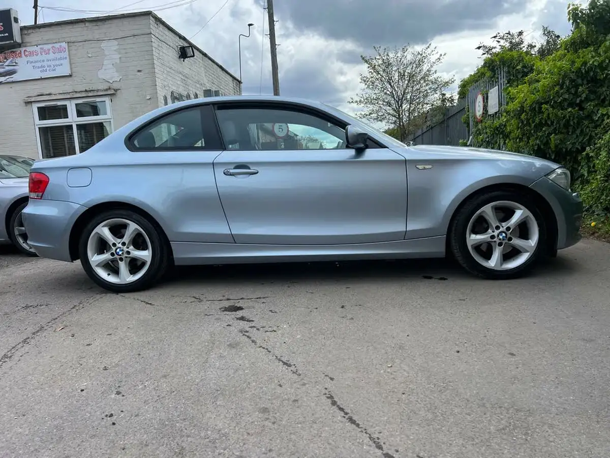 2011-bmw-1-series-20-120i-se-coupe-2d-auto-big-6