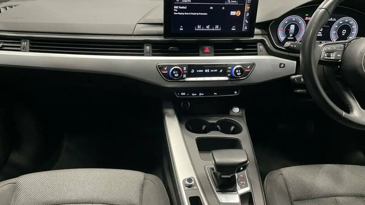2021-audi-a4-avant-20-35-tdi-technik-big-15