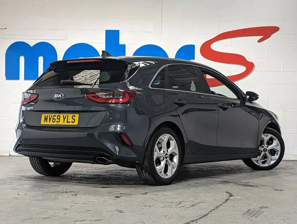 2019-kia-ceed-10-t-gdi-3-hatchback-big-4