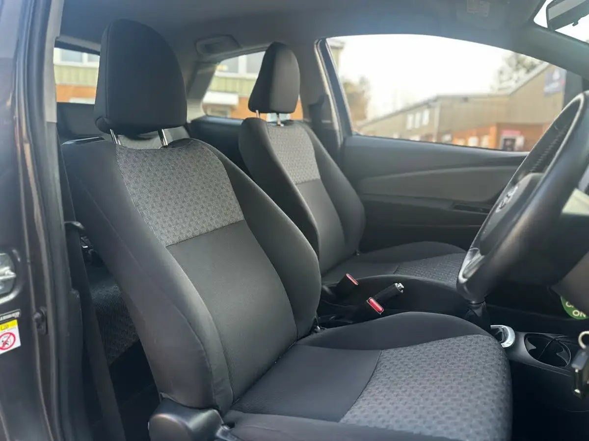 2015-toyota-yaris-10-icon-3d-big-17