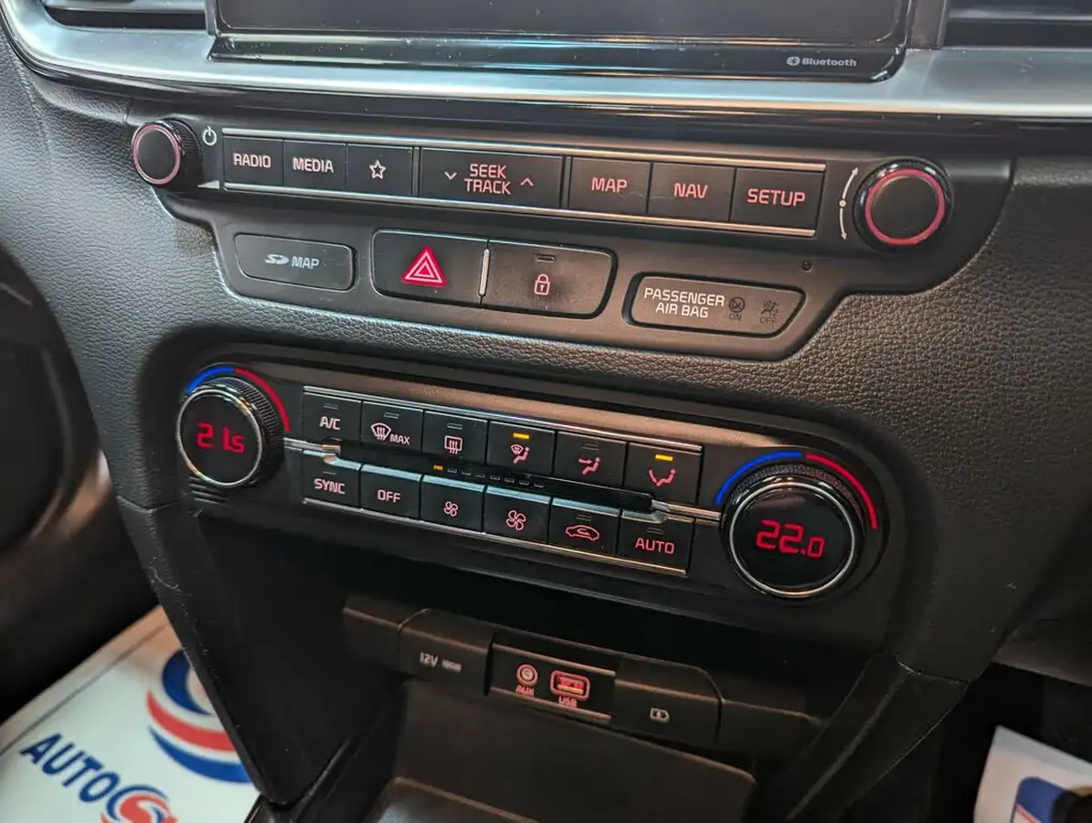 2019-kia-ceed-10-t-gdi-3-hatchback-big-28