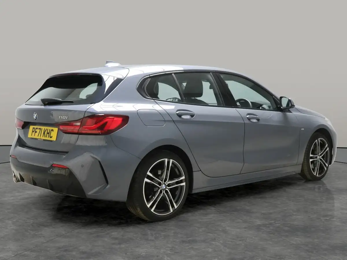 2022-bmw-1-series-15-118i-m-sport-lcp-dct-big-11