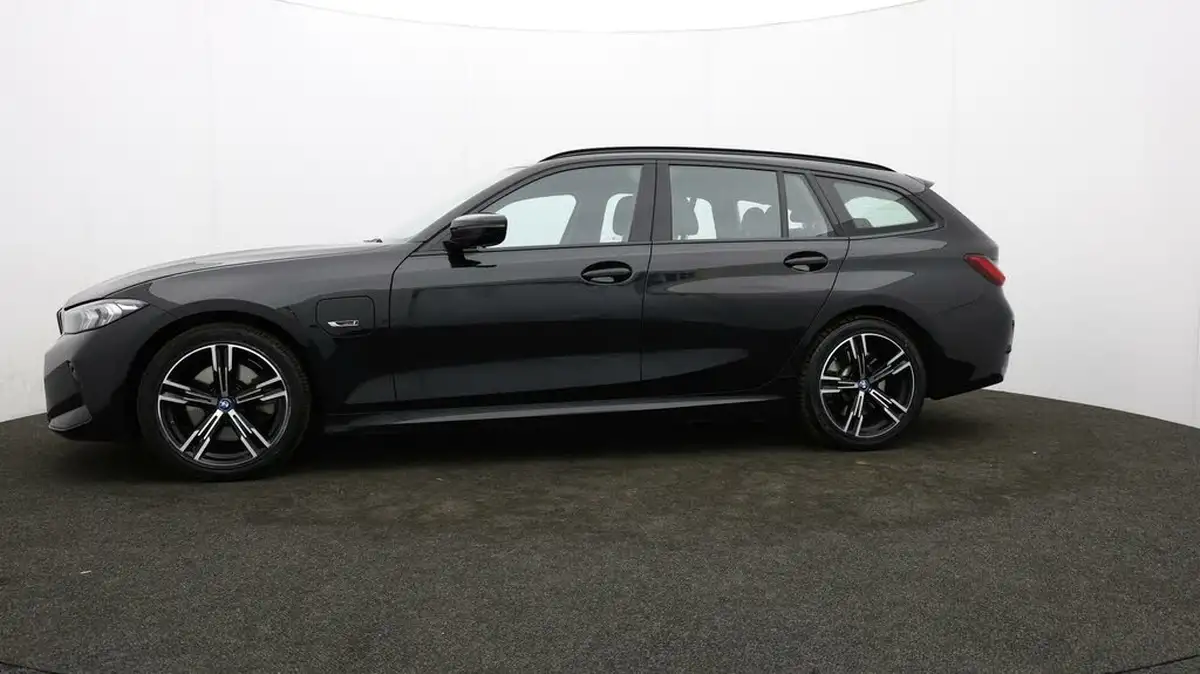 2022-bmw-3-series-20-330e-m-sport-touring-5d-big-64