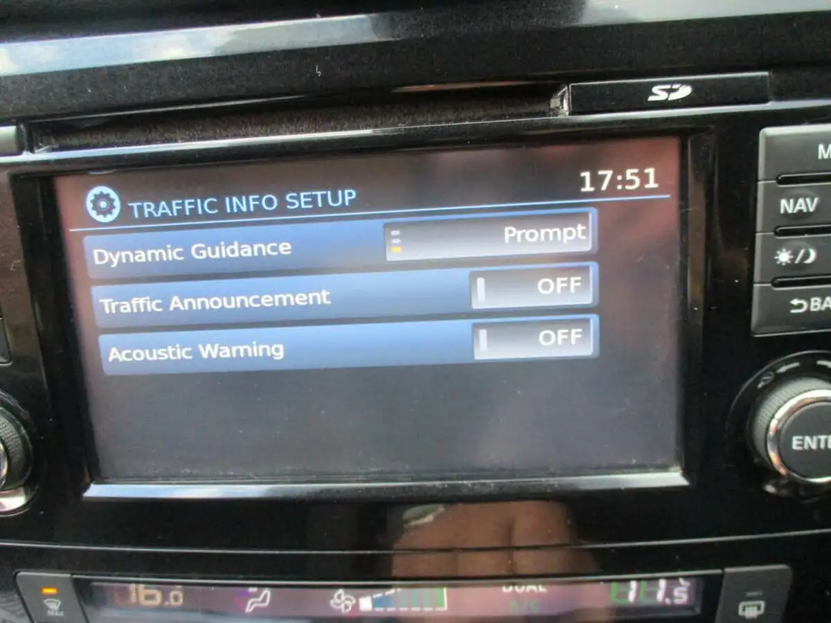 2017-nissan-qashqai-12-dig-t-n-connecta-big-60