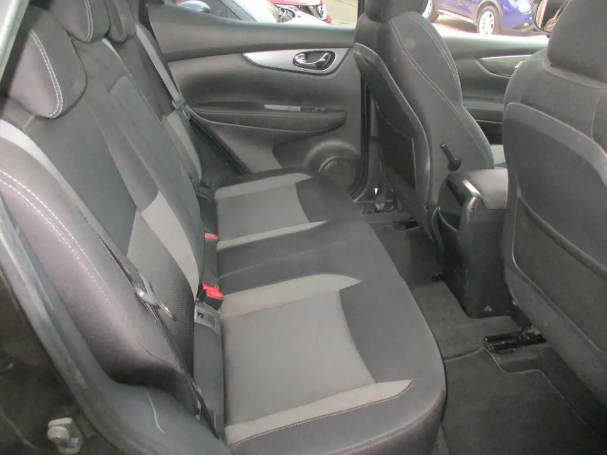 2017-nissan-qashqai-12-dig-t-n-connecta-big-32