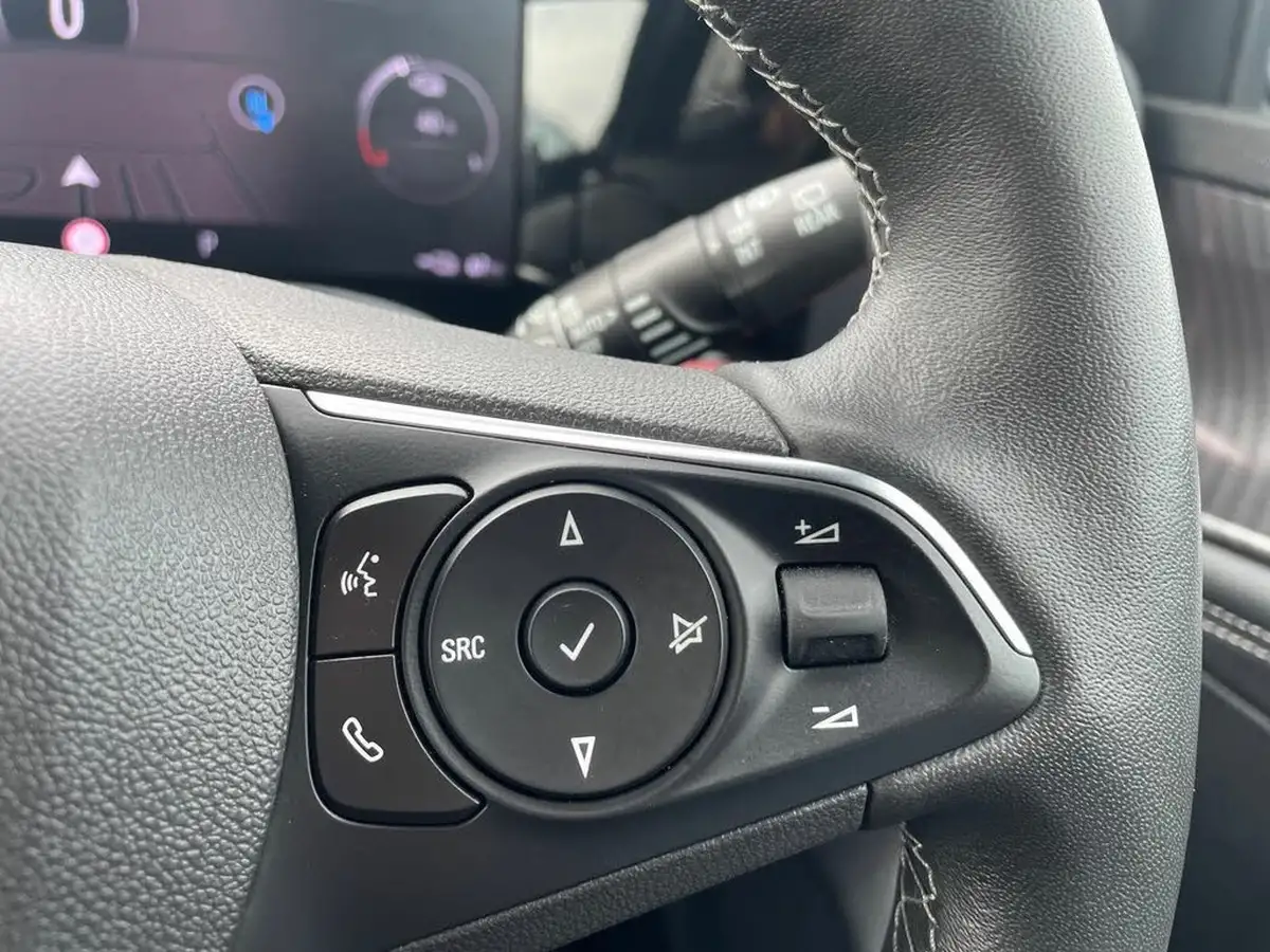 2023-vauxhall-mokka-e-gs-big-25