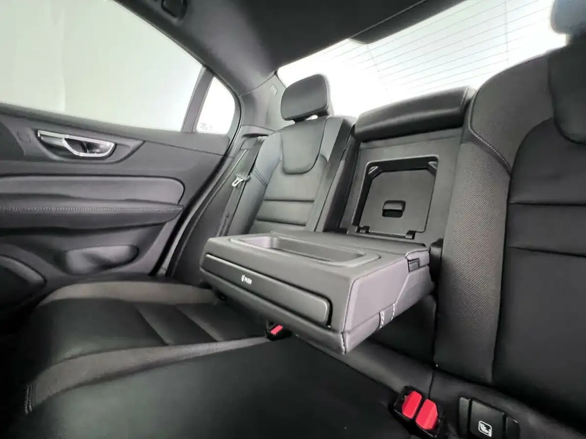 2020-volvo-s60-20-t5-r-design-plus-big-16