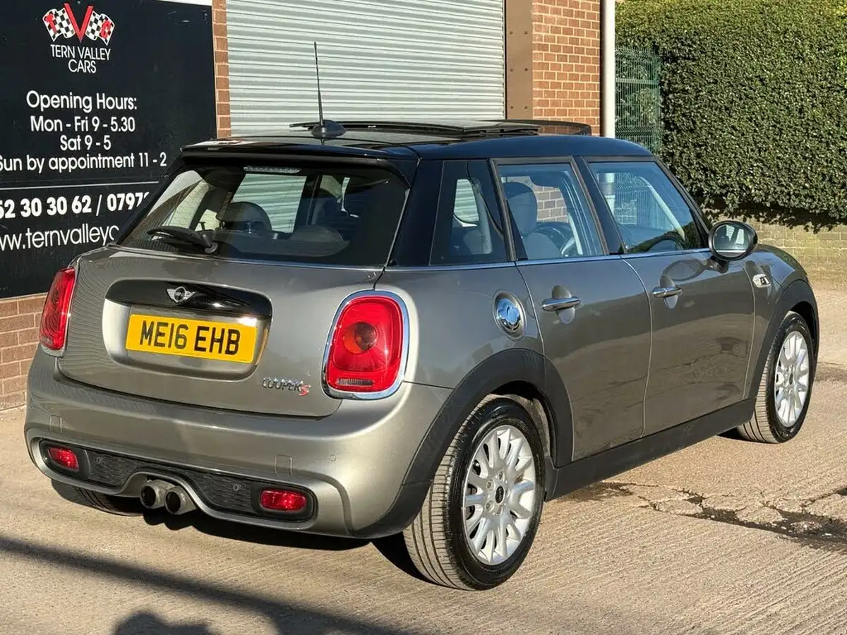 2016-mini-cooper-20-cooper-s-ss-hatchback-5d-big-16