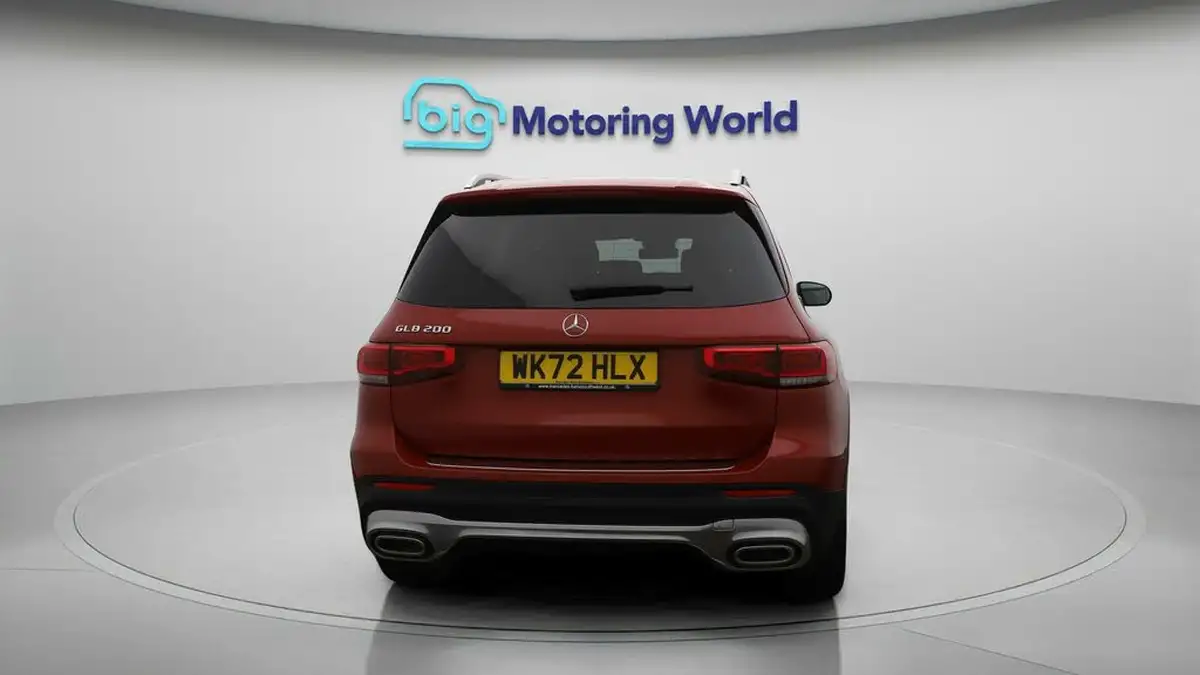 2022-mercedes-benz-glb-class-13-glb200-amg-line-premium-7g-tronic-big-6