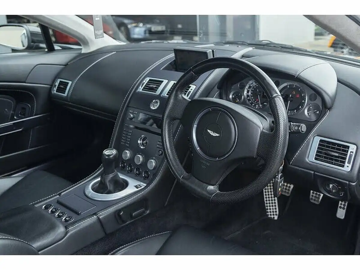 2006-aston-martin-vantage-43-big-46
